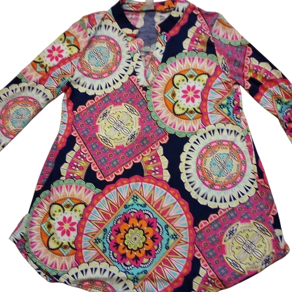 Honeyme - Multi Colored Tunic, 3/4 Sleeves W/Button, V-neck Size Small, Made USA - Picture 4 of 9